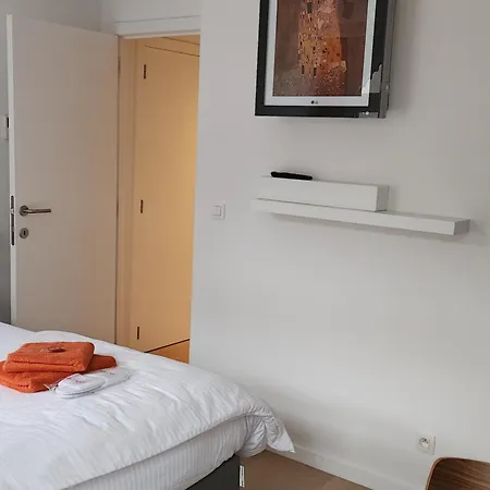 Business Accommodation 'Eclectic Living' Nomad Geel Exterior photo