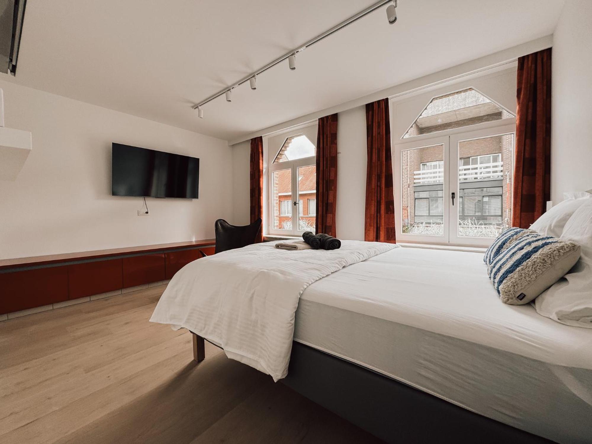 Apartment Business 'eclectic Living' Nomad